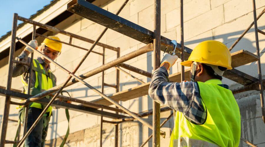 Professional gutter cleaning in Throckmorton, TX